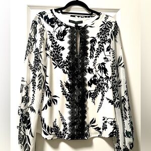 White House Black Market WHBM Black and White Floral Blouse